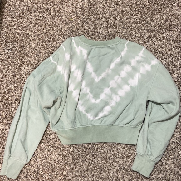 Women’s M mint and white cropped crewneck - Picture 2 of 3